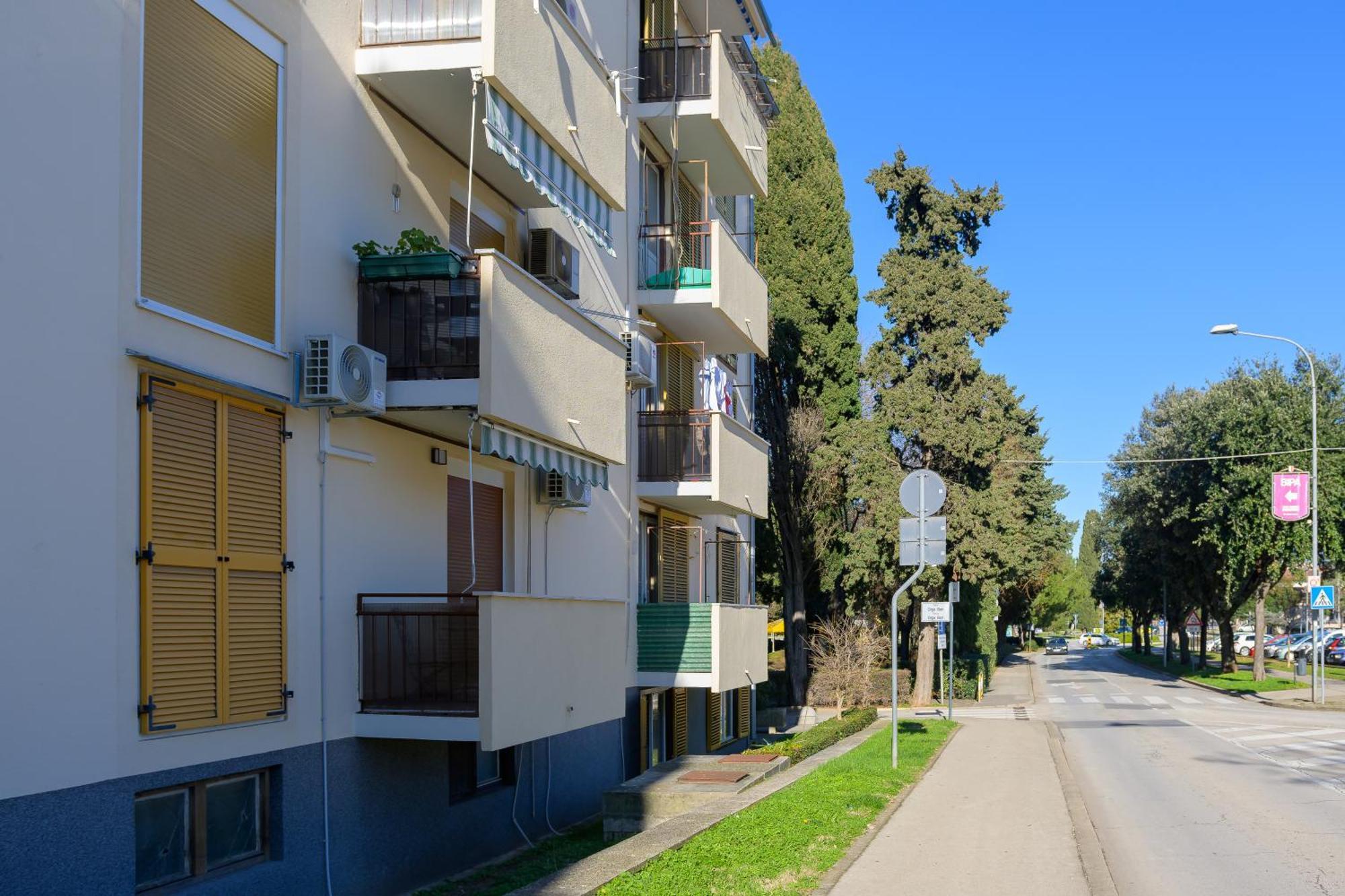 Apartment Pina